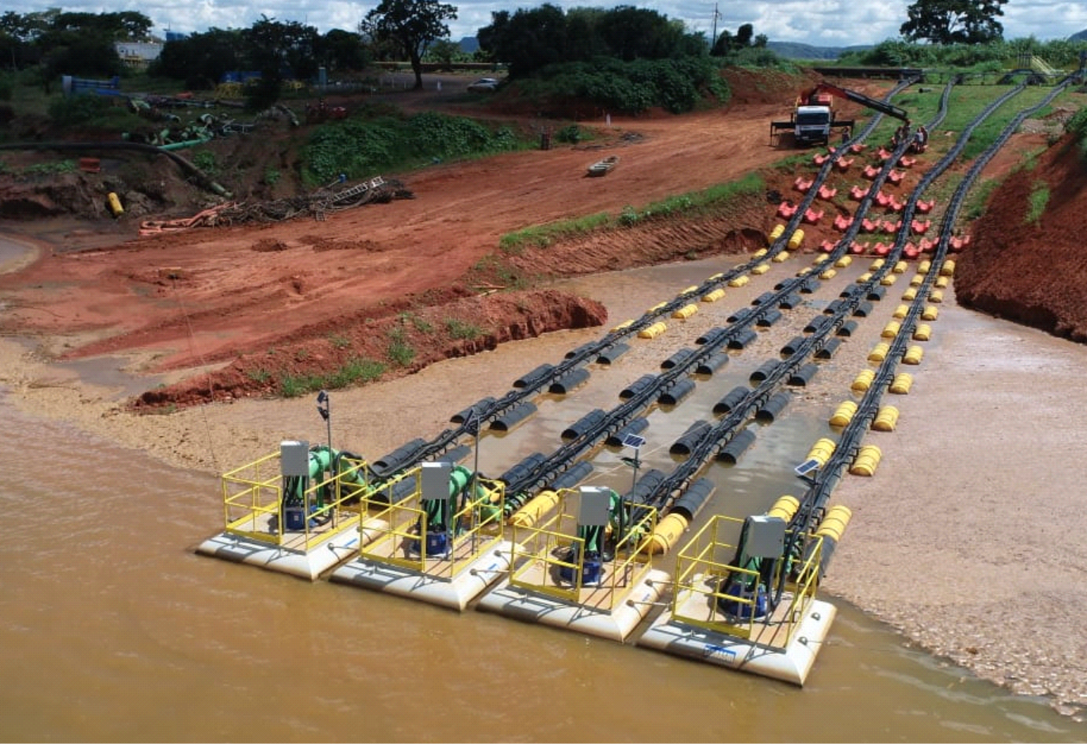 Fabricação e Montagem de tubulações em PEAD e instalação de Sistema de Captação da Barragem